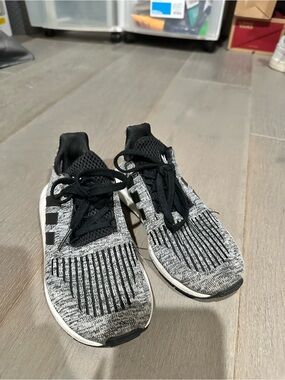 Kids adidas size 13k